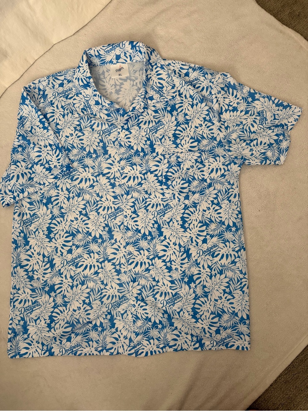 LA Dodgers Blue & White Floral Short-Sleeve Shirt